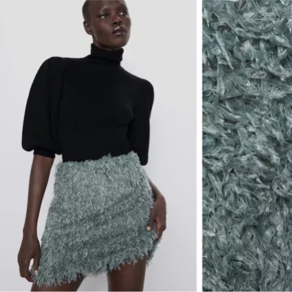 ⚡️10$ sale⚡️ Zara Ash Green Feathery Mini Skirt Size S